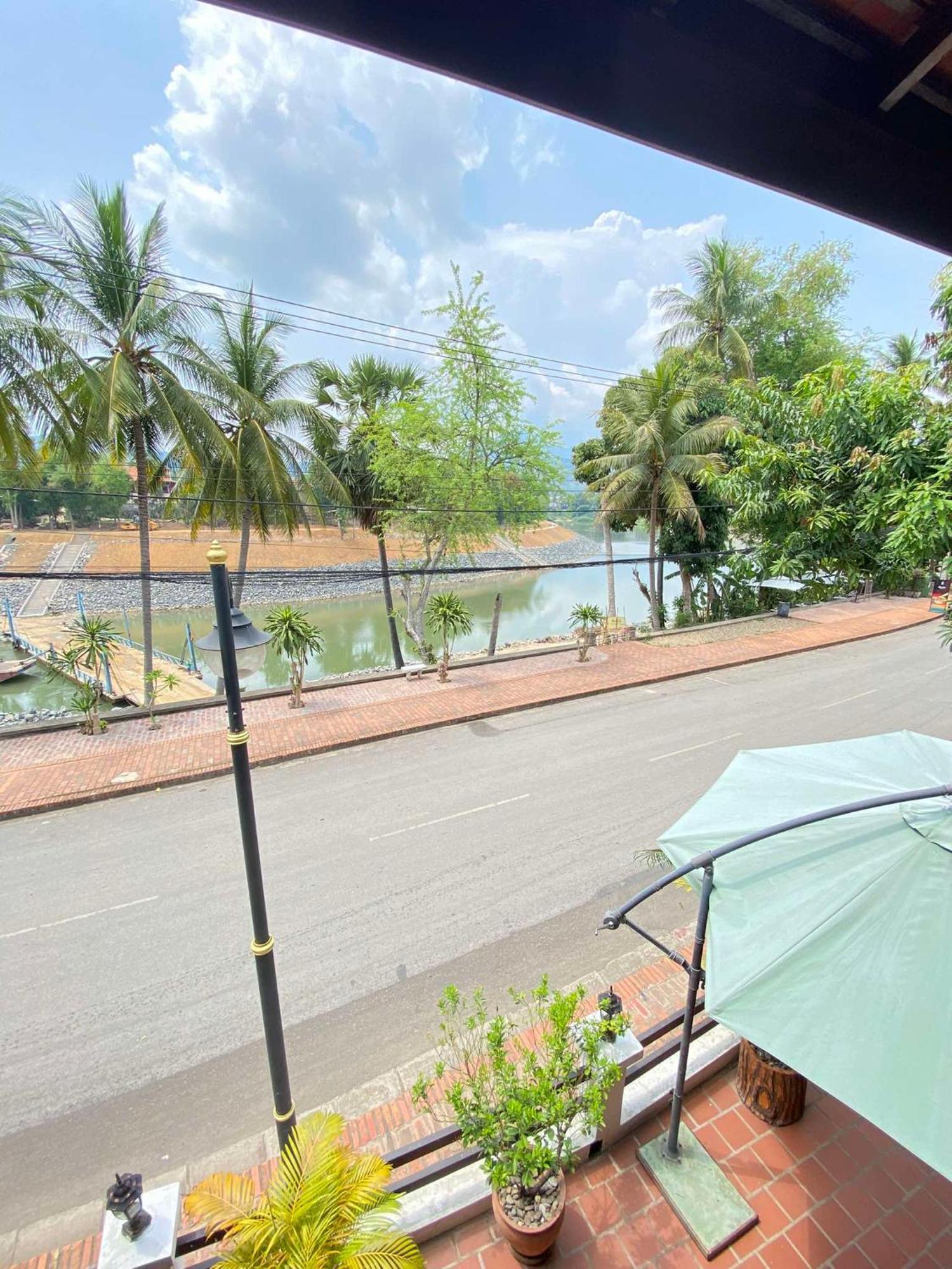 Luang Prabang Golden Lotus Namkhan River View Exterior photo