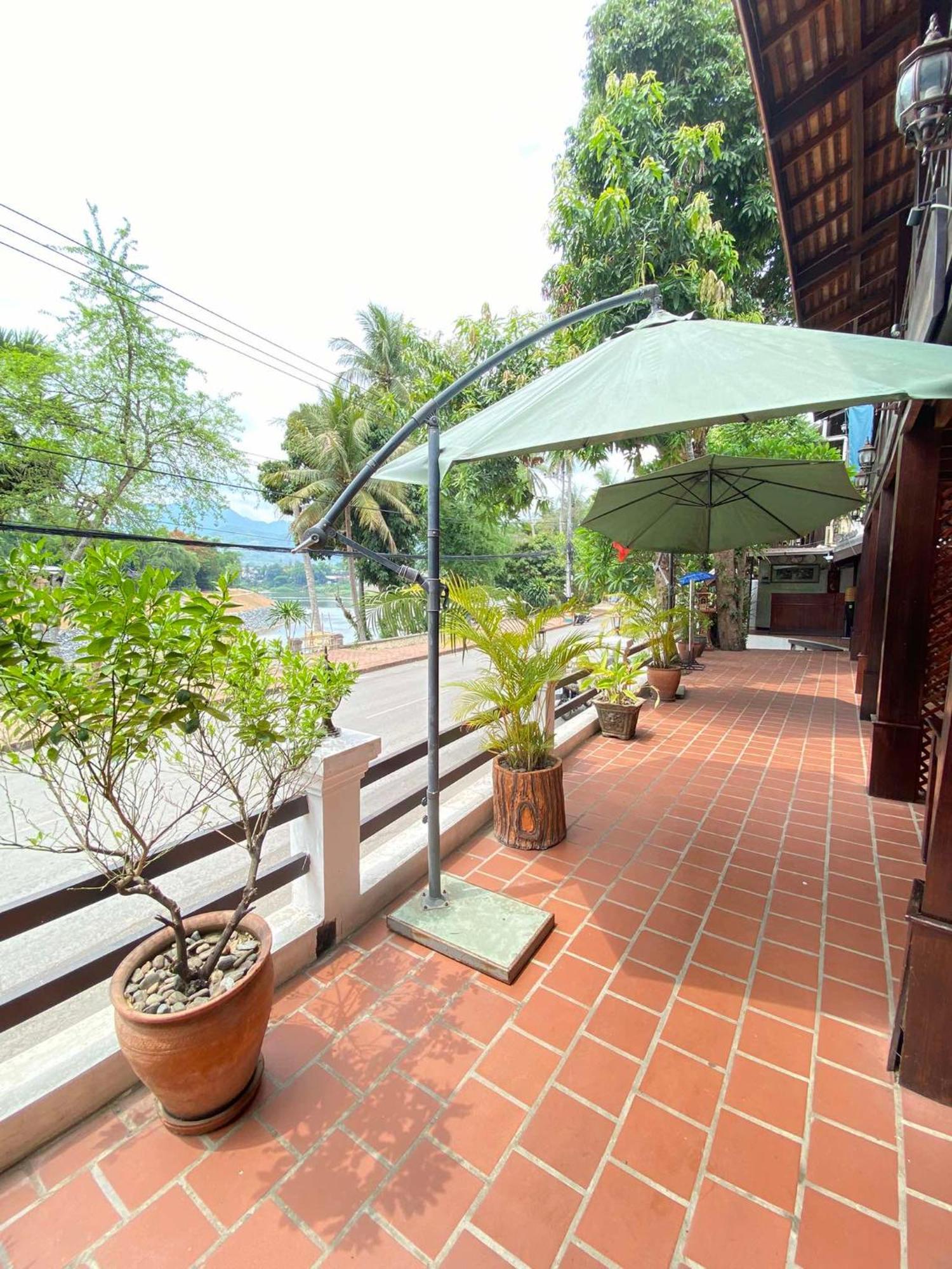 Luang Prabang Golden Lotus Namkhan River View Exterior photo